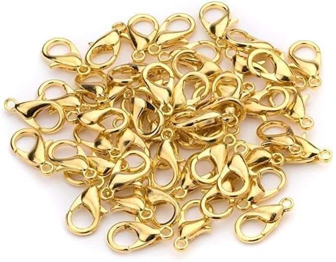 إكسسوارات مصنوعة يدوياً