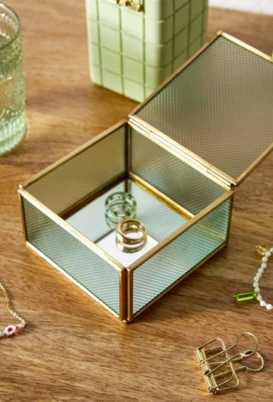 Jewelry storage container