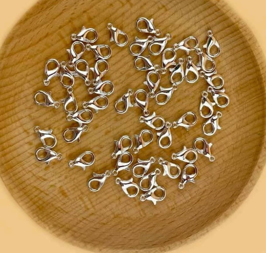إكسسوارات مصنوعة يدوياً