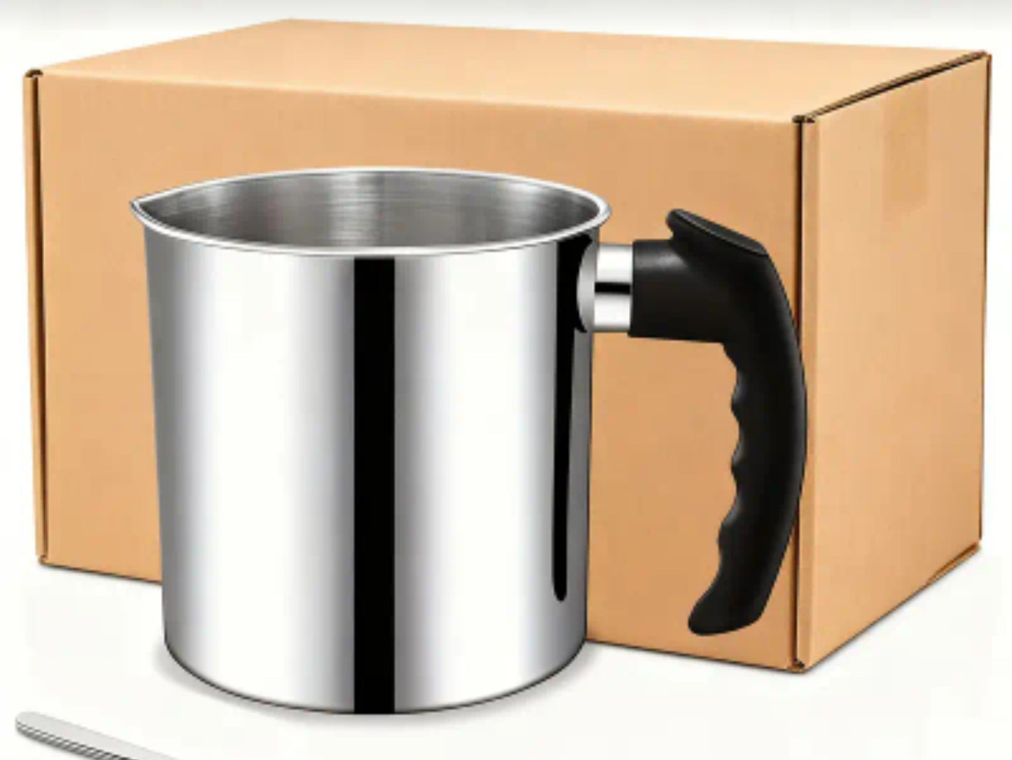Heated pot with heat-insulating handle