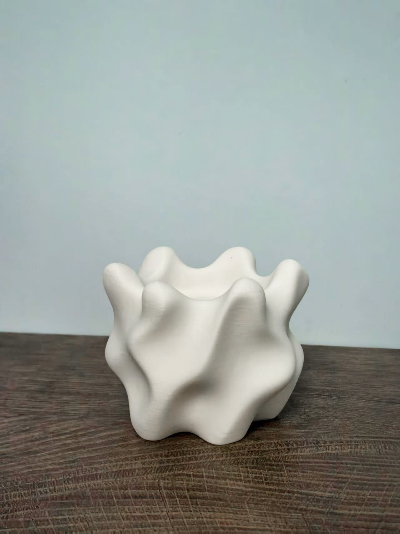 Silicone molds for resin casting, suitable for making succulent plant pots, candle holders, and jewelry storage – featuring irregular shapes, these versatile epoxy resin molds are ideal for home decorating and crafting.