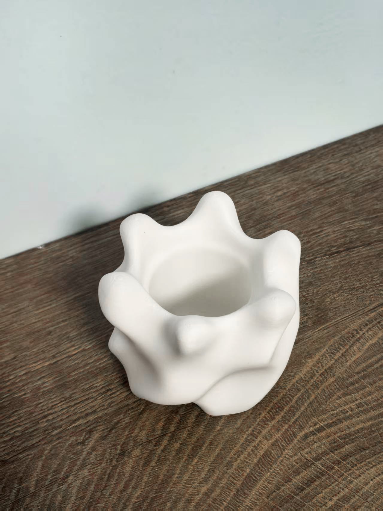 Silicone molds for resin casting, suitable for making succulent plant pots, candle holders, and jewelry storage – featuring irregular shapes, these versatile epoxy resin molds are ideal for home decorating and crafting.