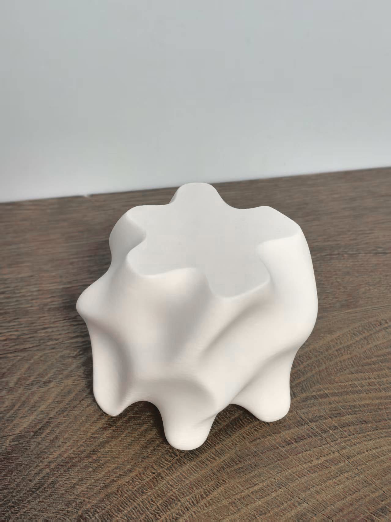 Silicone molds for resin casting, suitable for making succulent plant pots, candle holders, and jewelry storage – featuring irregular shapes, these versatile epoxy resin molds are ideal for home decorating and crafting.