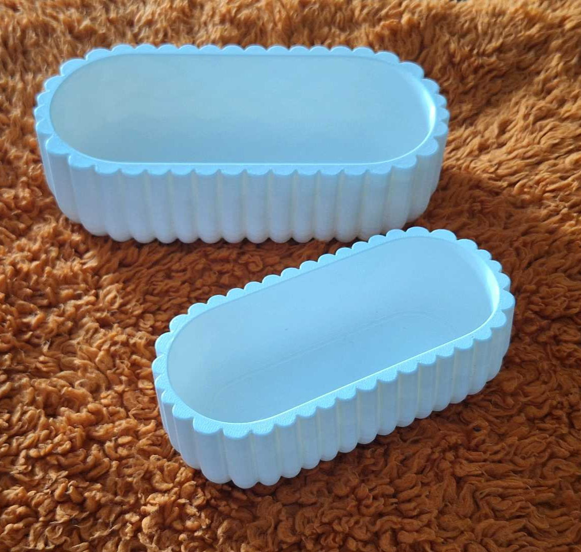 Silicone molds for casting cups and saucers, plaster containers for candles and accessories, candle holders, and jewelry storage – featuring irregular shapes, these versatile epoxy resin molds are ideal for home decor and crafts.