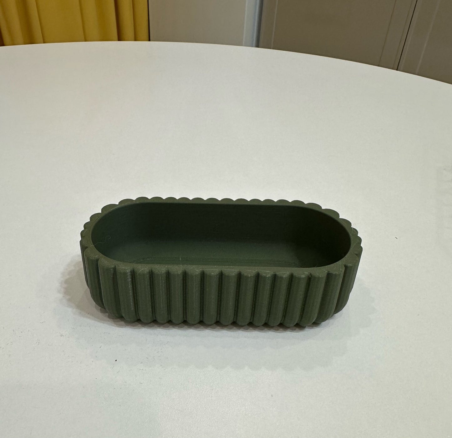 Silicone molds for casting cups and saucers, plaster containers for candles and accessories, candle holders, and jewelry storage – featuring irregular shapes, these versatile epoxy resin molds are ideal for home decor and crafts.