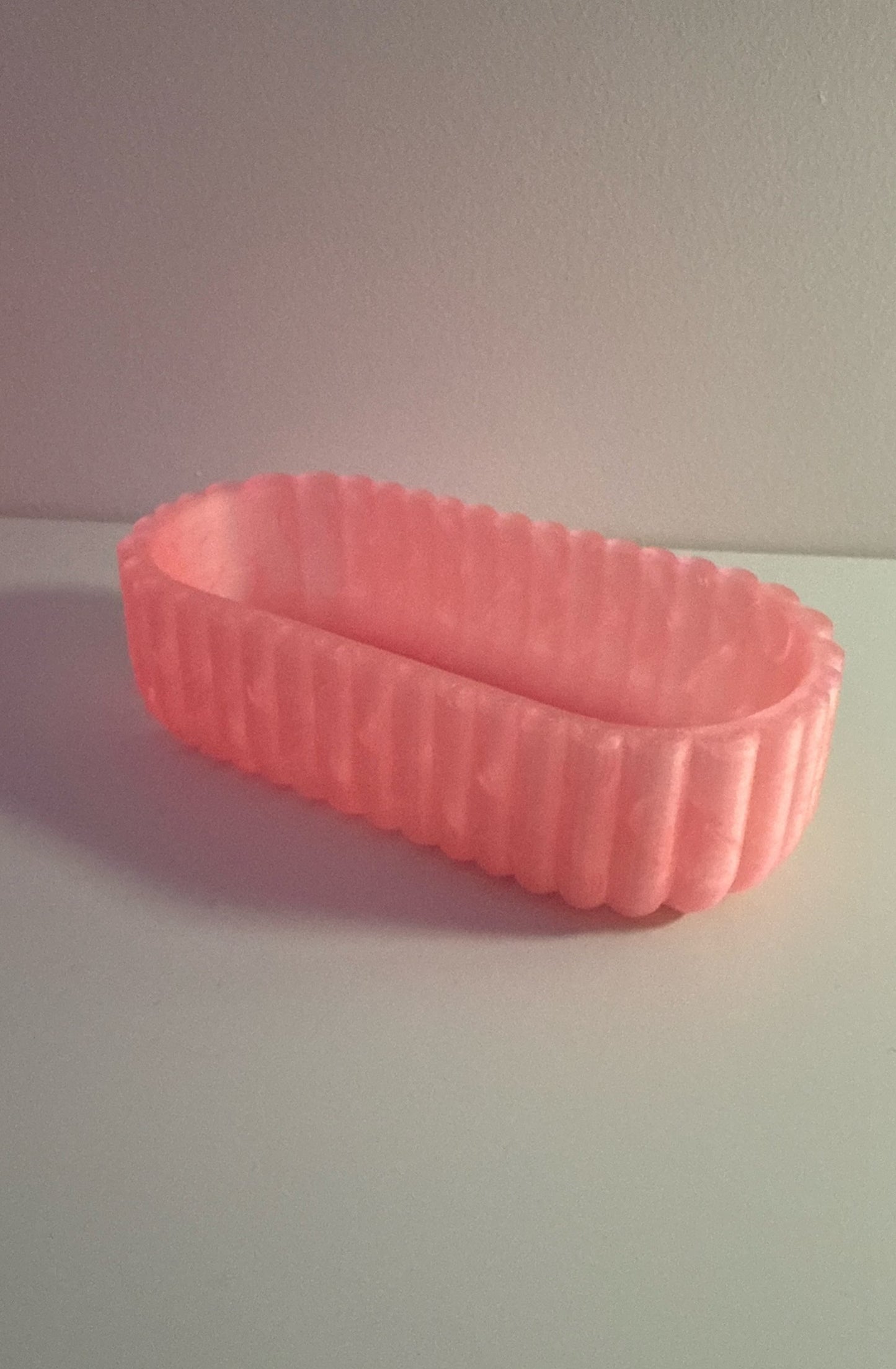 Silicone molds for casting cups and saucers, plaster containers for candles and accessories, candle holders, and jewelry storage – featuring irregular shapes, these versatile epoxy resin molds are ideal for home decor and crafts.