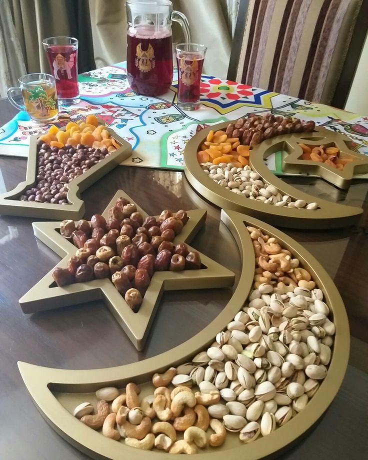قالب سيليكون مصمم على شكل فانوس رمضاني كلاسيكي أو مبخرة بتفاصيل هندسية واضحة، يستخدم لصب الراتنج أو الشمع أو الفخار. مثالي لصنع هدايا الحفلات أو سلاسل المفاتيح أو القطع الزخرفية الصغيرة
