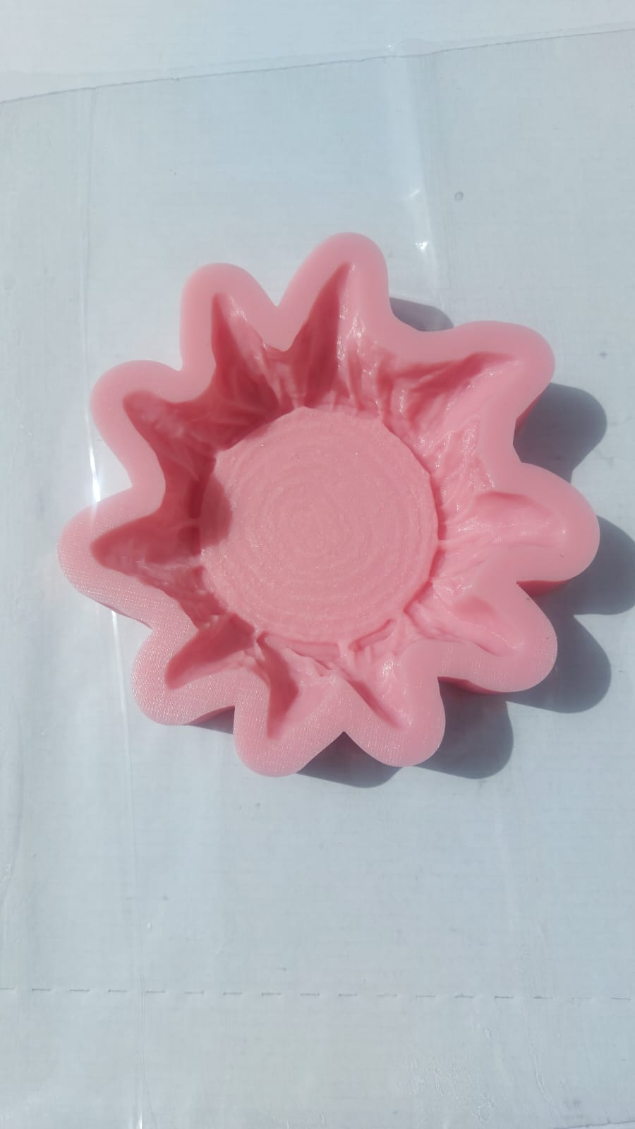 silicone cup holder Silicone molds for resin casting, suitable for making coasters and accessories, candle holders, and jewelry storage – featuring irregular shapes, these versatile epoxy resin molds are ideal for home decoration and crafts.