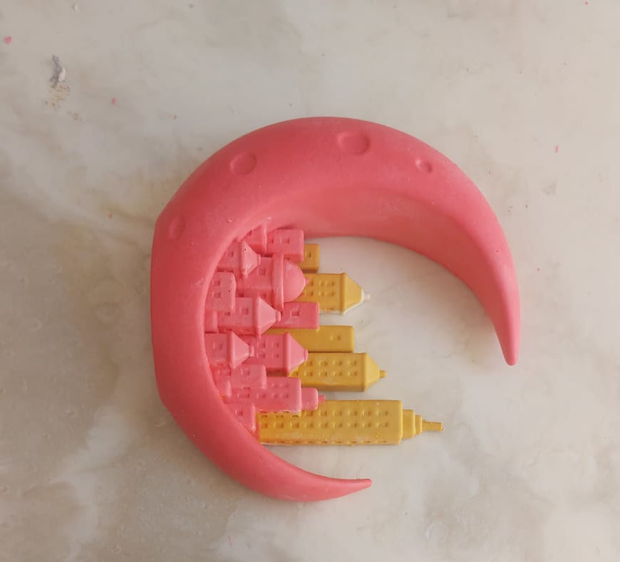 Crescent and Mosque Silicone Molds: These silicone molds are perfect for casting resin, plaster, and candles, and are suitable for making candle holders. Featuring irregular shapes, these versatile epoxy resin molds .