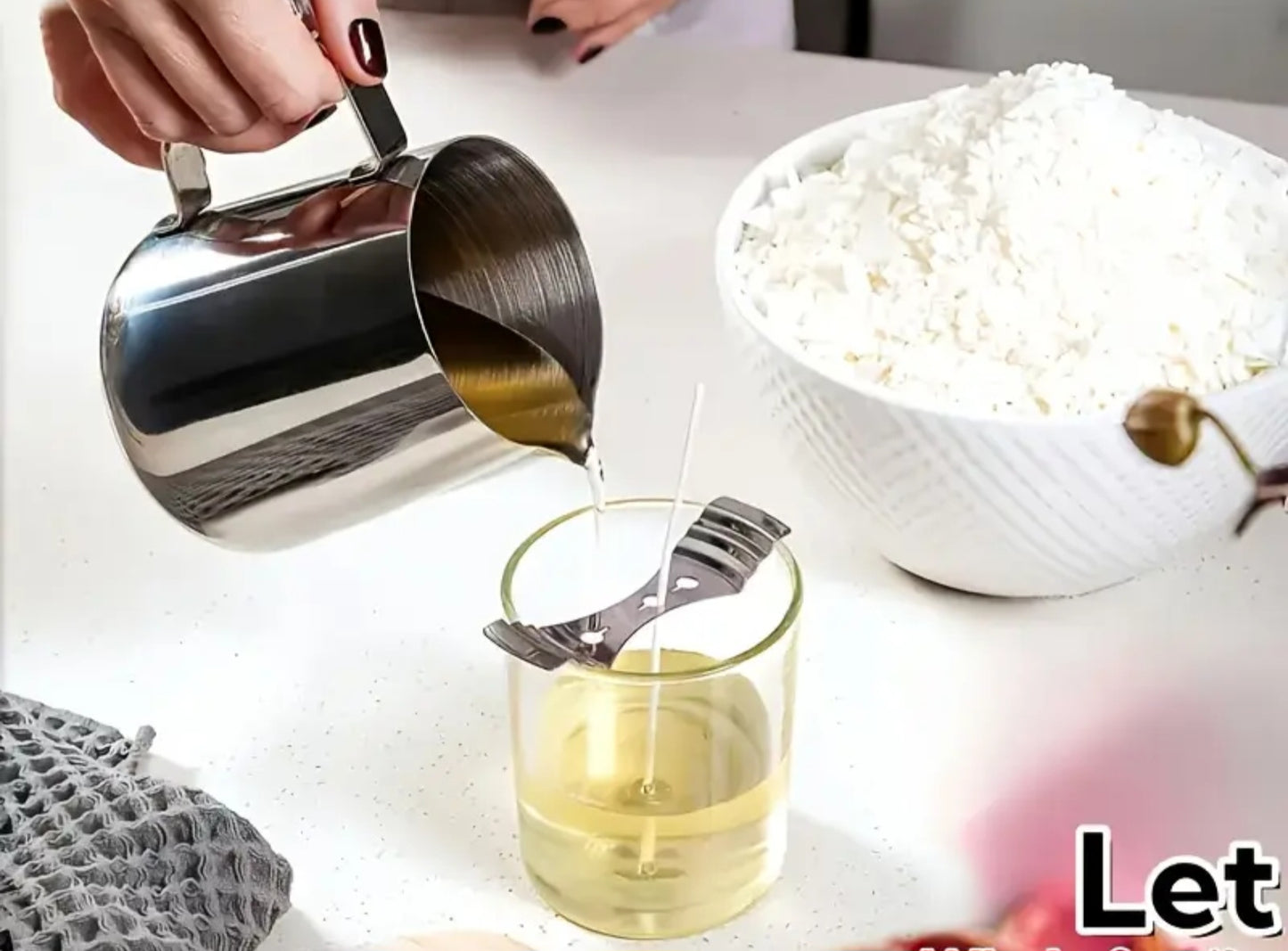 وعاء لصب وتسخين الشموع