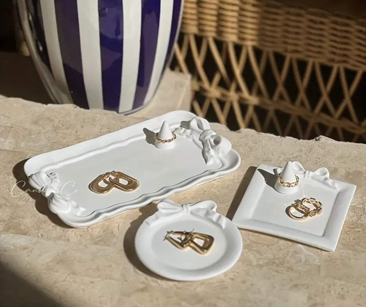 Hollow bow silicone mold